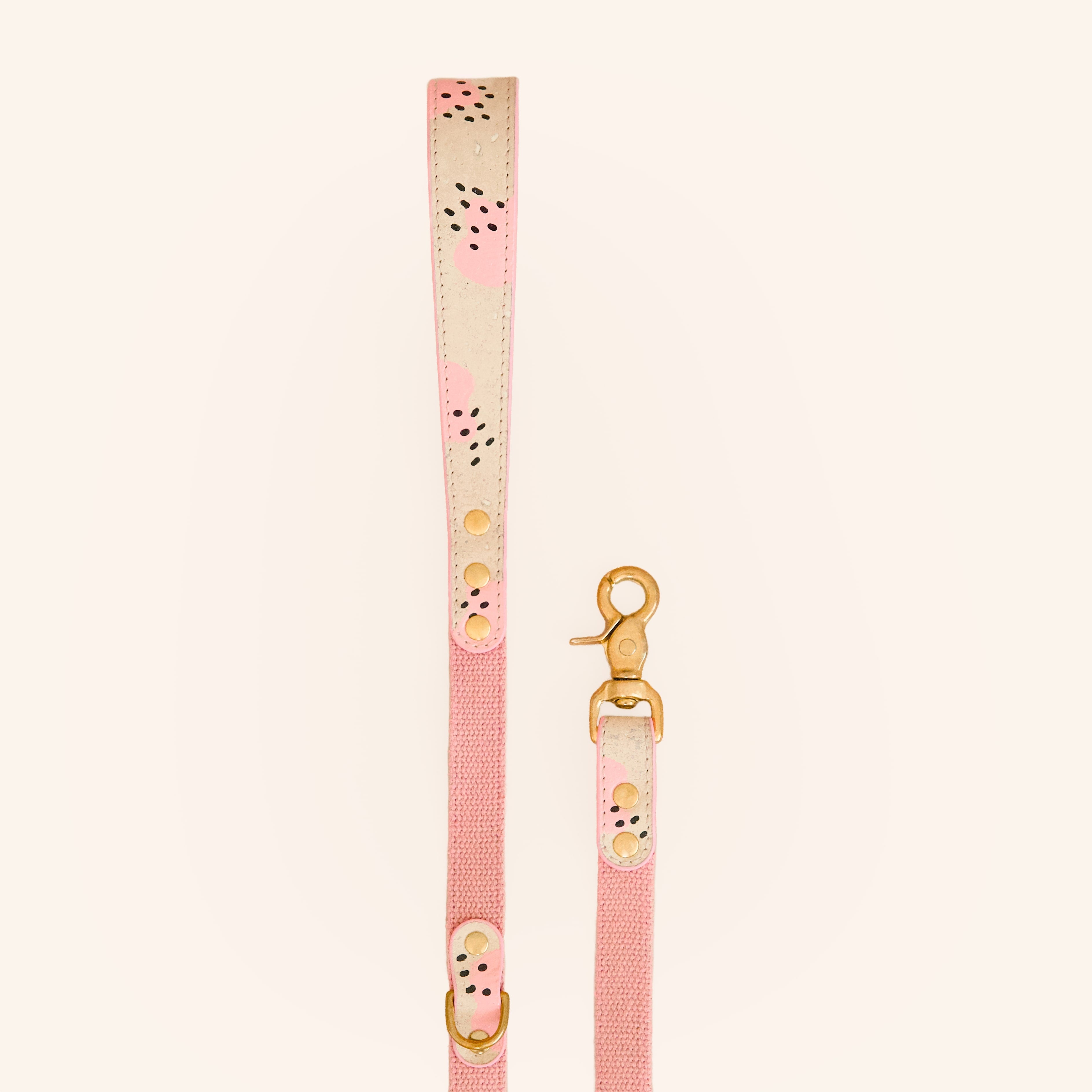 Pink dog leash in cork leather and hemp with hand-painted design, brass hardware.
